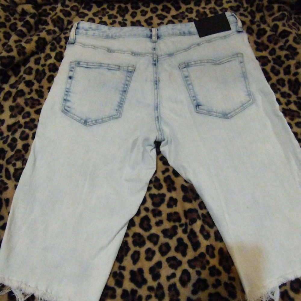Men's size 32/32 shorts
